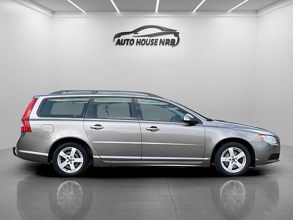 Volvo V70 11 of 28