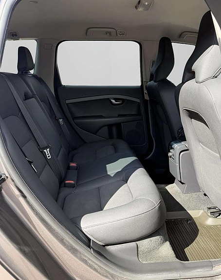 Volvo V70 19 of 28