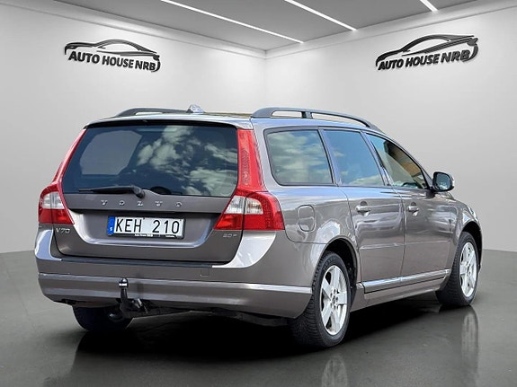 Volvo V70 9 of 28