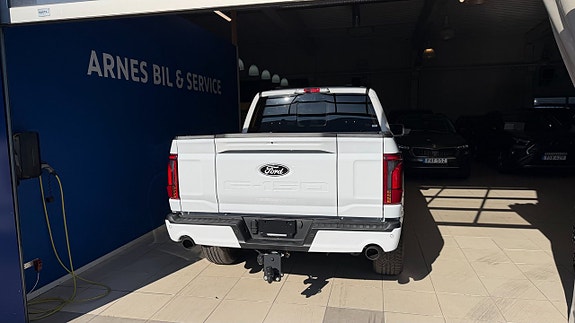 Ford F-150 3 of 8