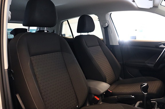 Volkswagen T-Cross 9 of 13