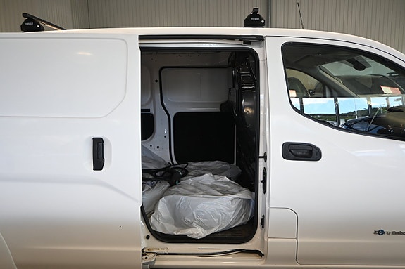 Nissan e-NV200 11 of 22