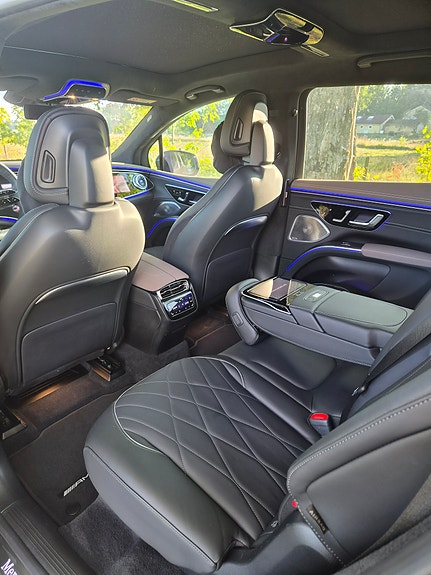 Mercedes-Benz EQS450 SUV 11 of 11