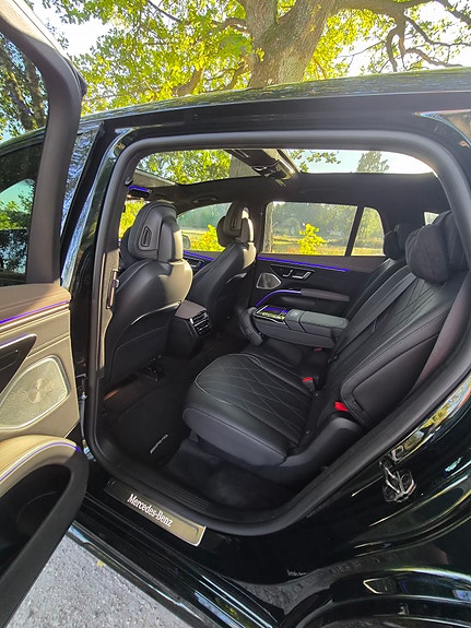 Mercedes-Benz EQS450 SUV 7 of 11