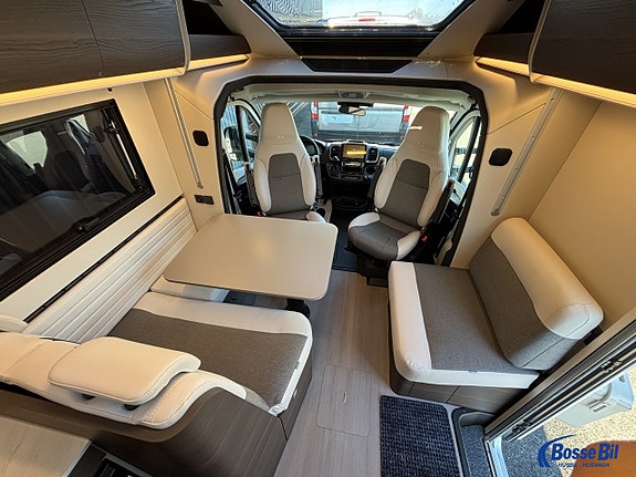 Adria MATRIX SUPREME 670 SL *Dieselvärmare * ALDE * komp.kylskåp * 10 of 21