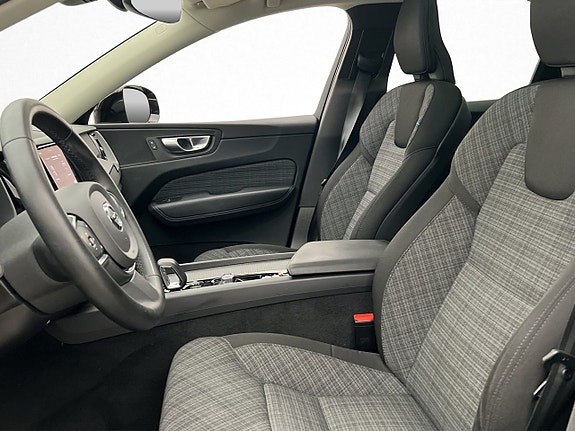 Volvo XC60 12 of 30