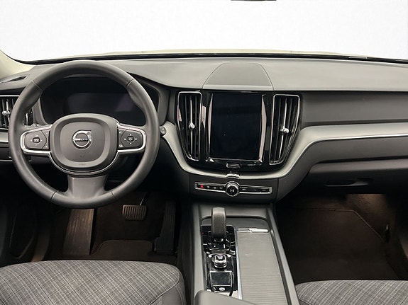 Volvo XC60 13 of 30