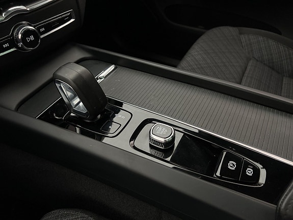 Volvo XC60 19 of 30