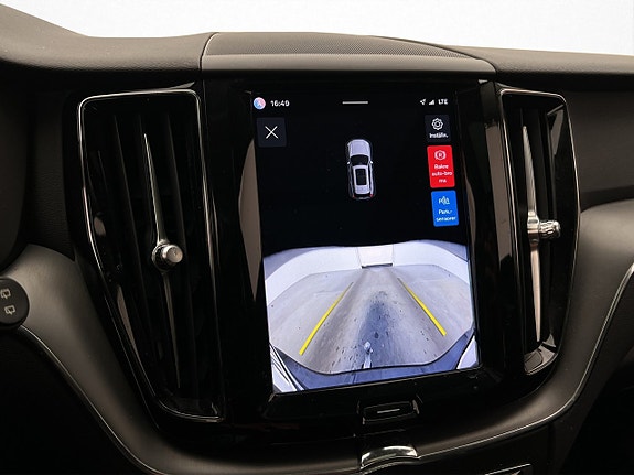 Volvo XC60 25 of 30