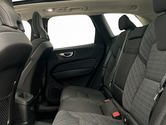 Volvo XC60 17 of 30