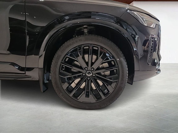 Volvo XC90 9 of 18