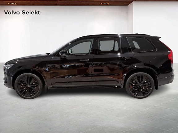 Volvo XC90 3 of 18