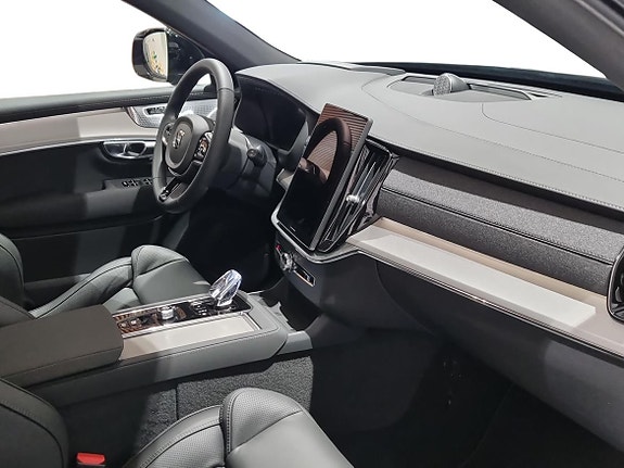 Volvo XC90 4 of 18