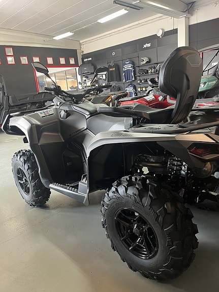 Can-Am Outlander HD7 MAX XU KAMPANJ SNÖPLOG PÅ KÖPET 4 of 5