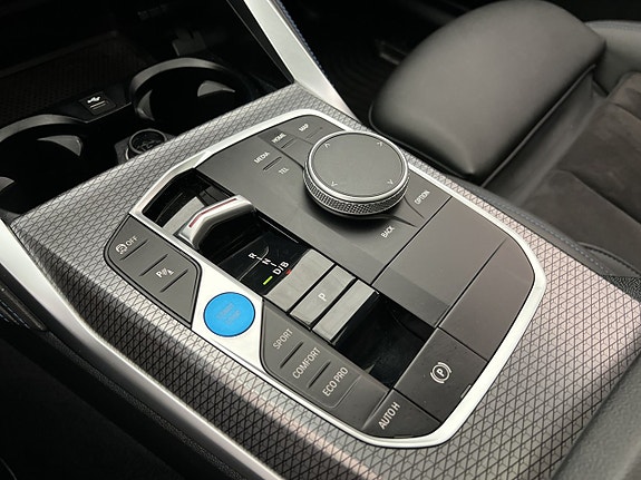 BMW i4 28 of 30