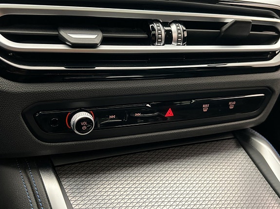 BMW i4 27 of 30