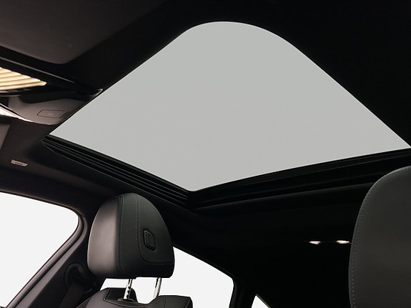 BMW i4 11 of 30