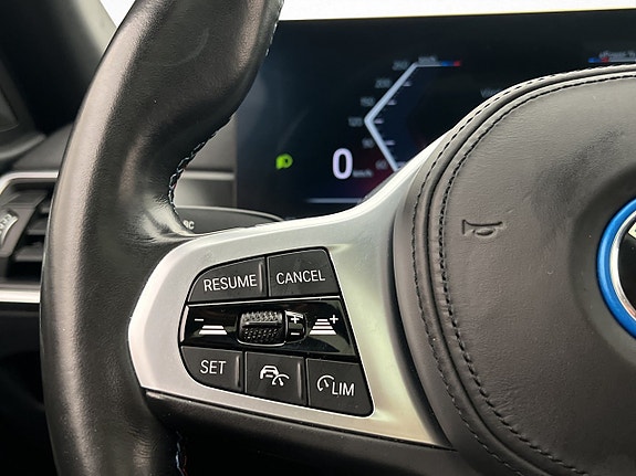BMW i4 18 of 30