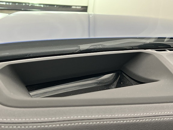 BMW i4 12 of 30