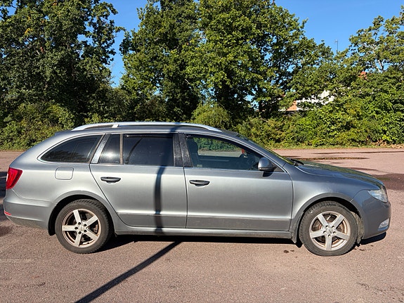 Skoda Superb 5 of 6
