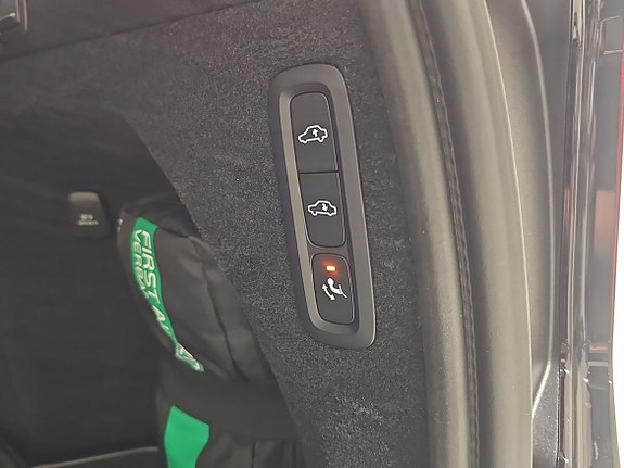 Volvo XC90 15 of 16