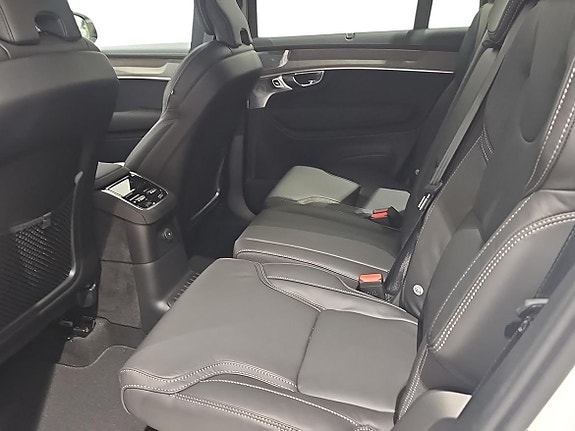 Volvo XC90 6 of 16