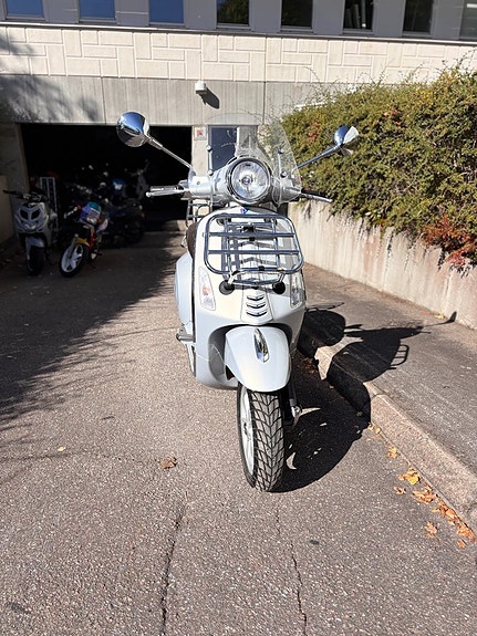 Vespa Primavera  50 4T 3 of 3