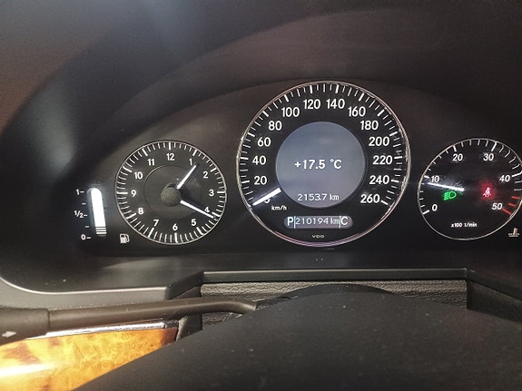 Mercedes-Benz E220 15 of 17