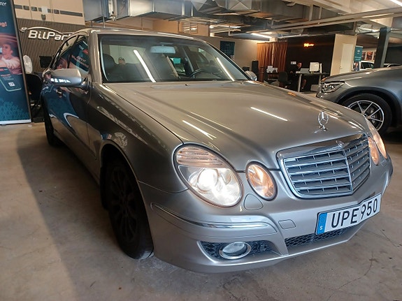 Mercedes-Benz E220 4 of 17