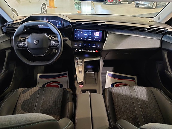 Peugeot 308 SW 8 of 8
