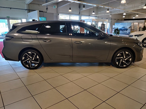 Peugeot 308 SW 6 of 8