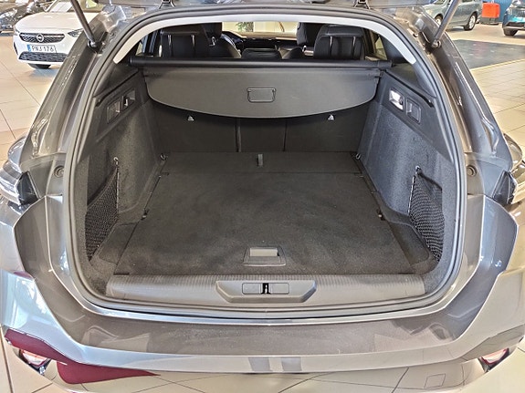 Peugeot 308 SW 5 of 8