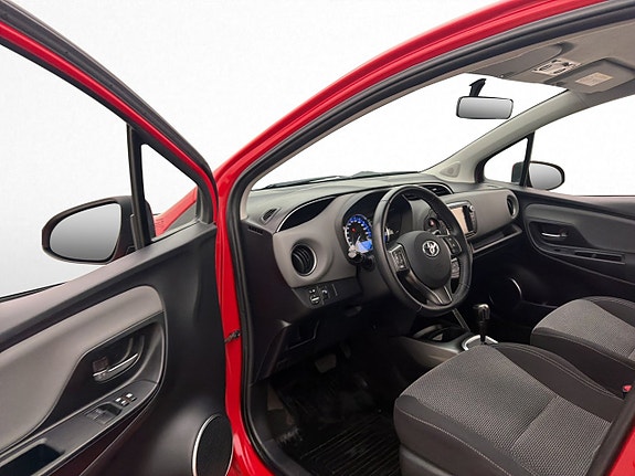 Toyota Yaris 10 of 28