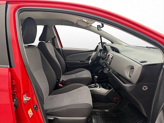 Toyota Yaris 13 of 28