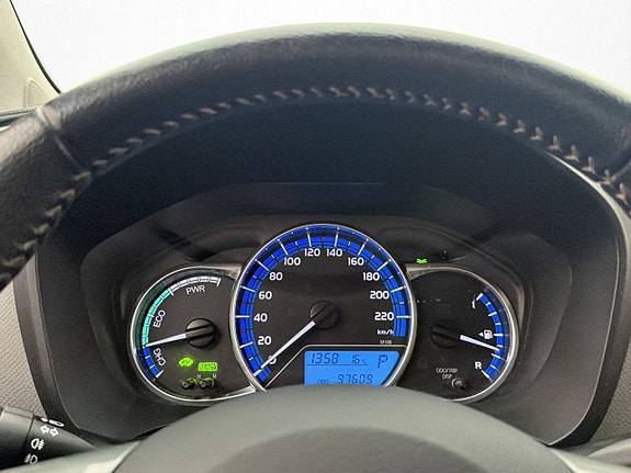Toyota Yaris 16 of 28