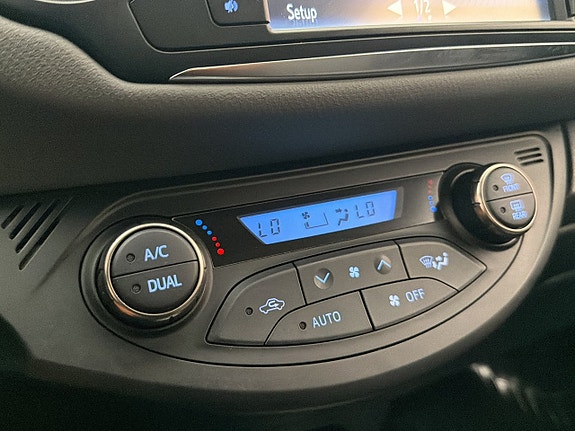 Toyota Yaris 22 of 28