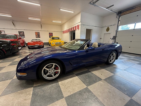 Chevrolet Corvette 3 of 30