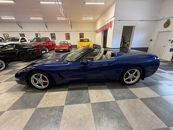 Chevrolet Corvette 4 of 30