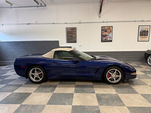 Chevrolet Corvette 18 of 30