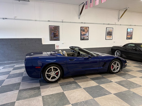 Chevrolet Corvette 9 of 30
