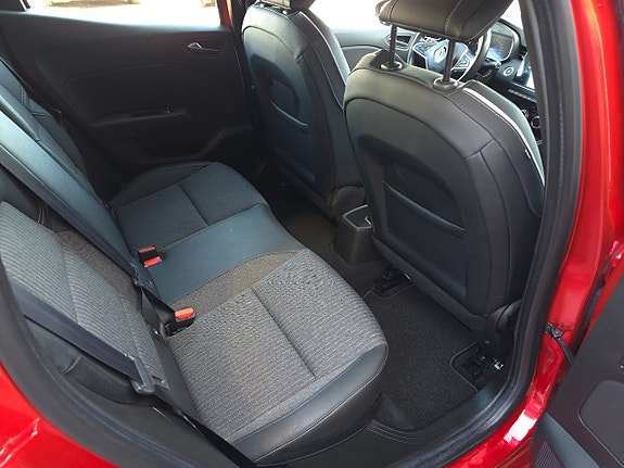 Renault Clio 10 of 14