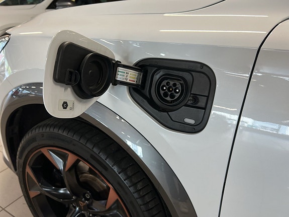 Cupra Formentor e-HYBRID 26 of 28