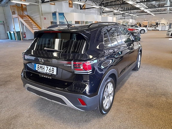 Volkswagen T-Cross 4 of 8