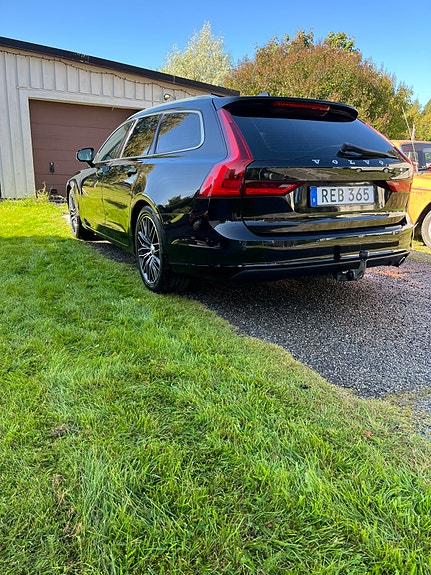 Volvo V90 2 of 7