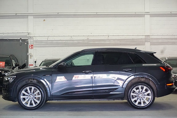Audi e-tron 3 of 30