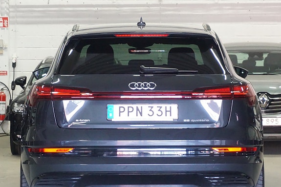 Audi e-tron 9 of 30