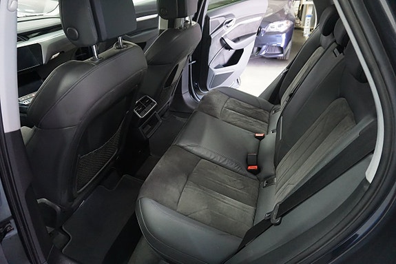Audi e-tron 23 of 30