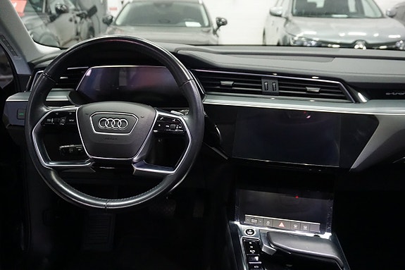 Audi e-tron 14 of 30