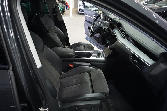 Audi e-tron 22 of 30