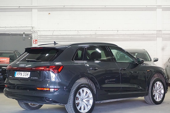 Audi e-tron 8 of 30